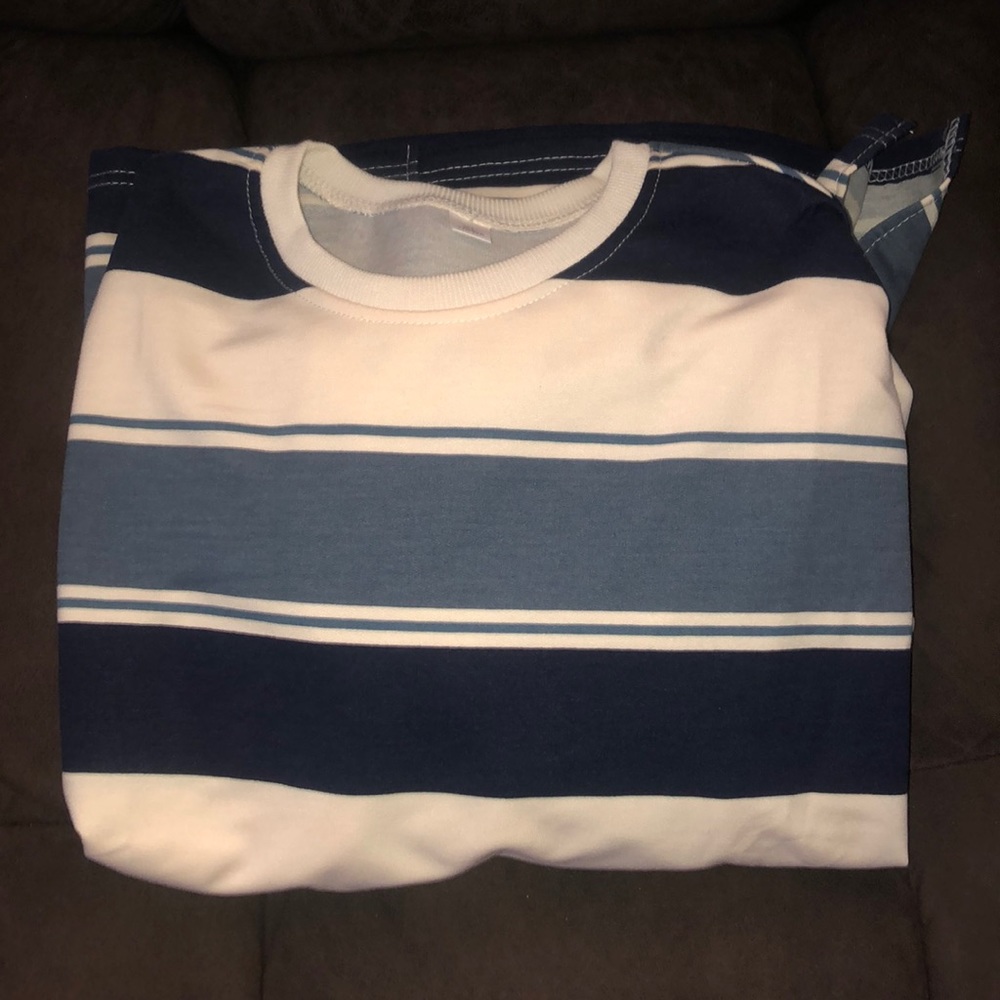 long-sleeved striped sweatshirt